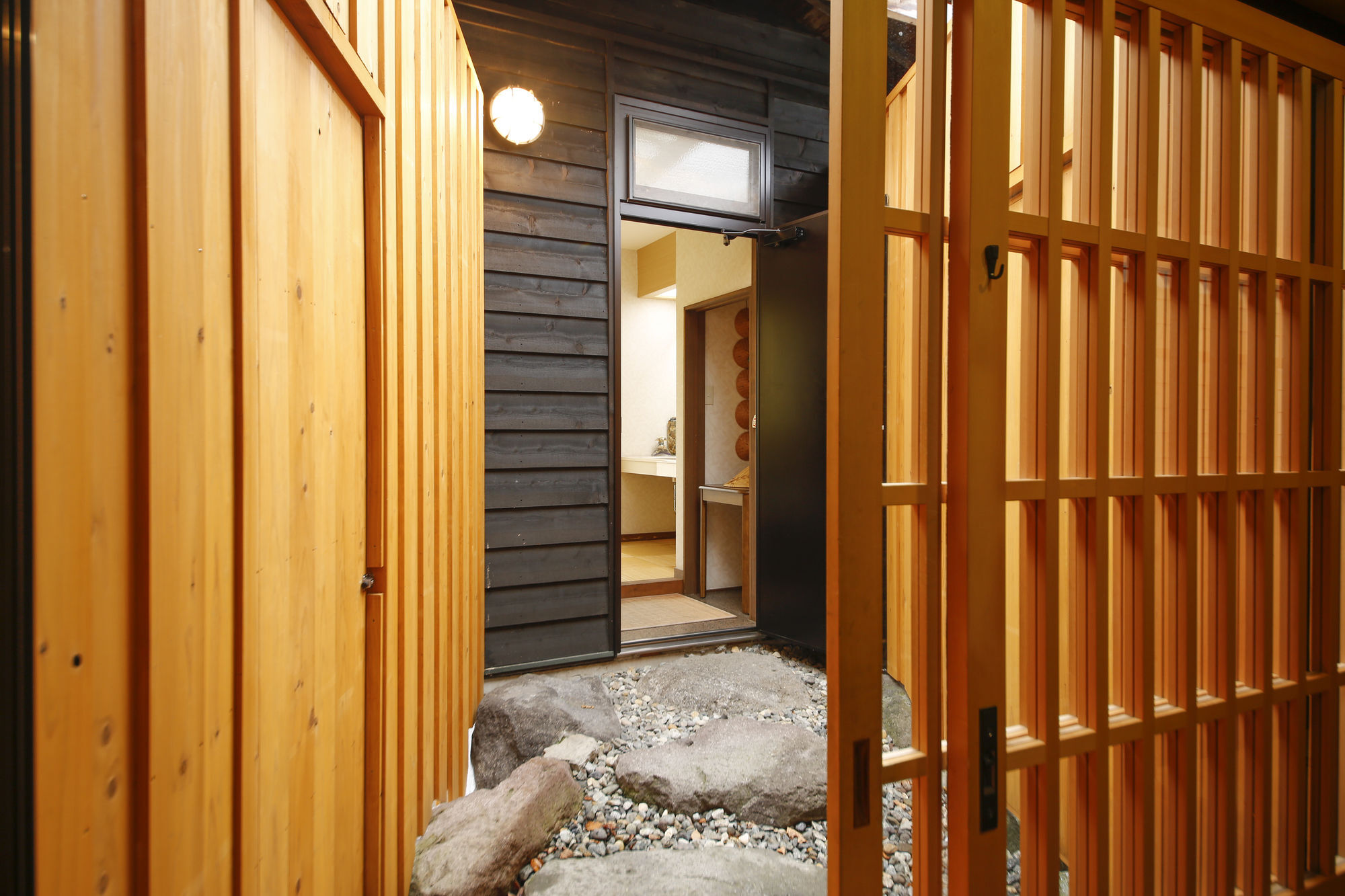 Ryokan Kutsuroginoya Yuu Такаяма Экстерьер фото