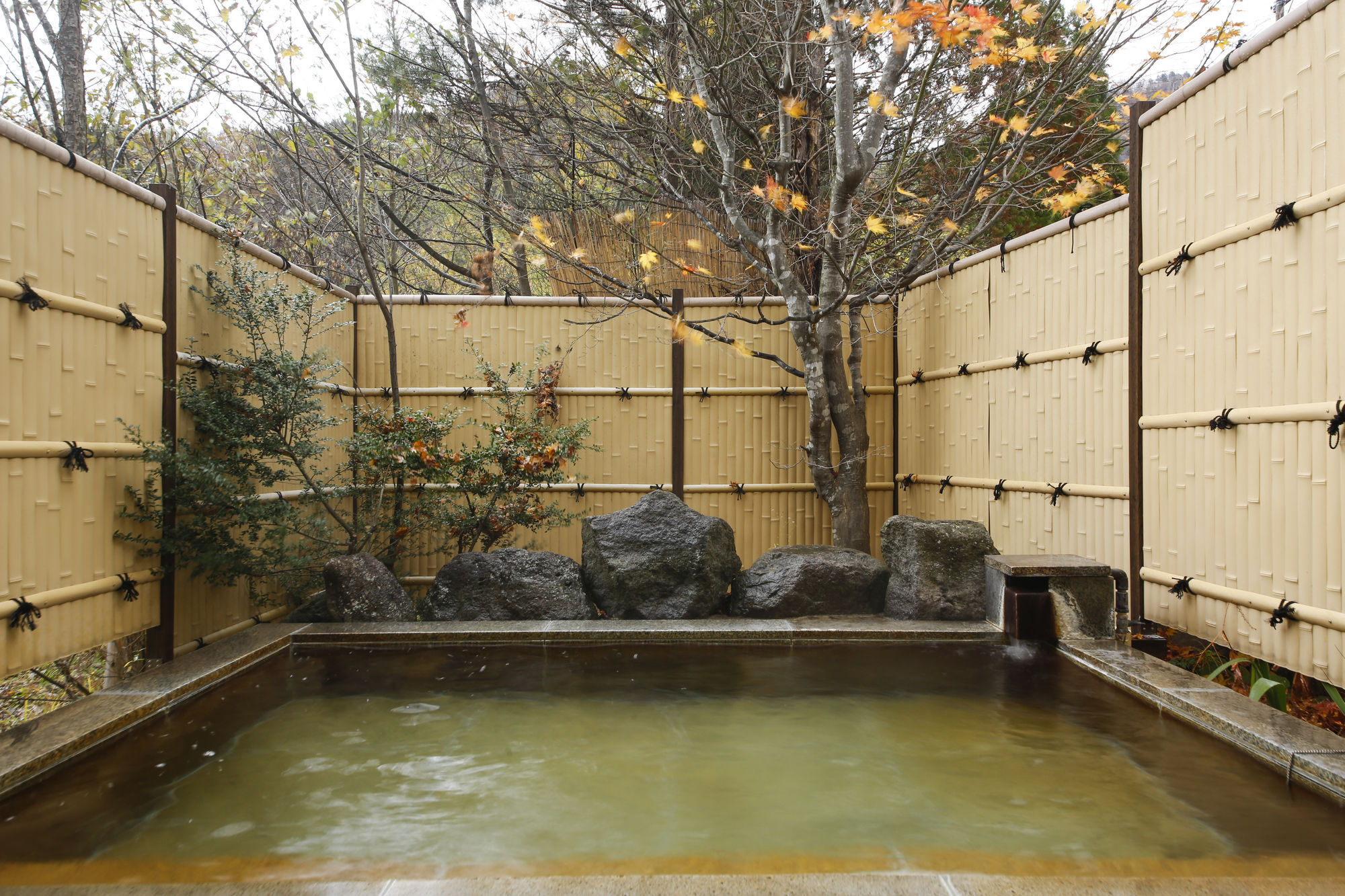 Ryokan Kutsuroginoya Yuu Такаяма Экстерьер фото